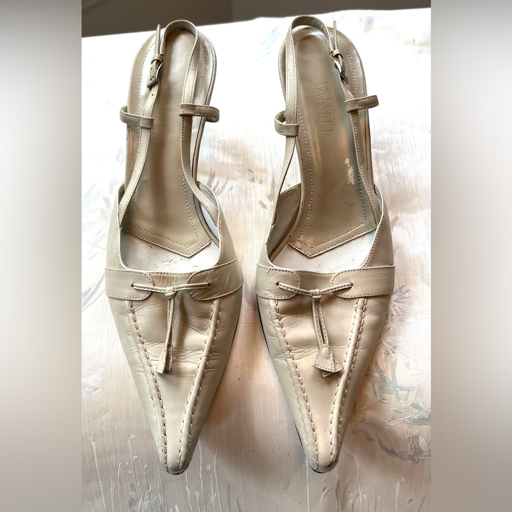 Van Eli Lena Cream Flats with Decorative Bows